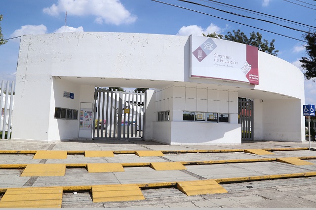 Seis exfuncionarios fueron denunciados por entrega irregular de plazas en la SEP Puebla: García Parra