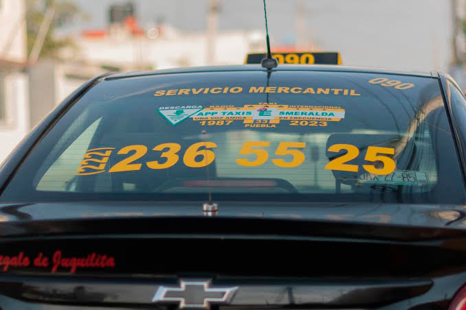 Puebla habilita 14 sitios de taxis temporales para resarcir falta de transporte 