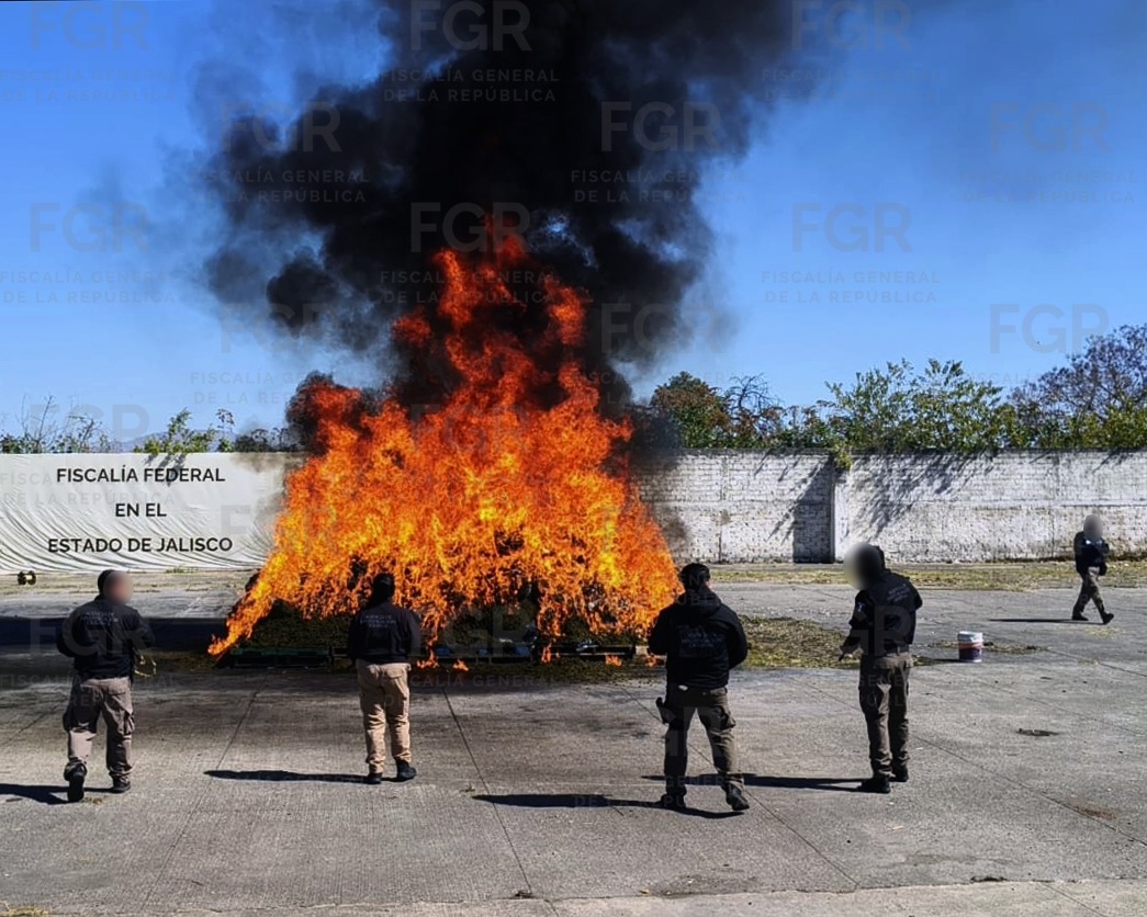 FGR incinera más de dos toneladas de narcóticos asegurados en la entidad