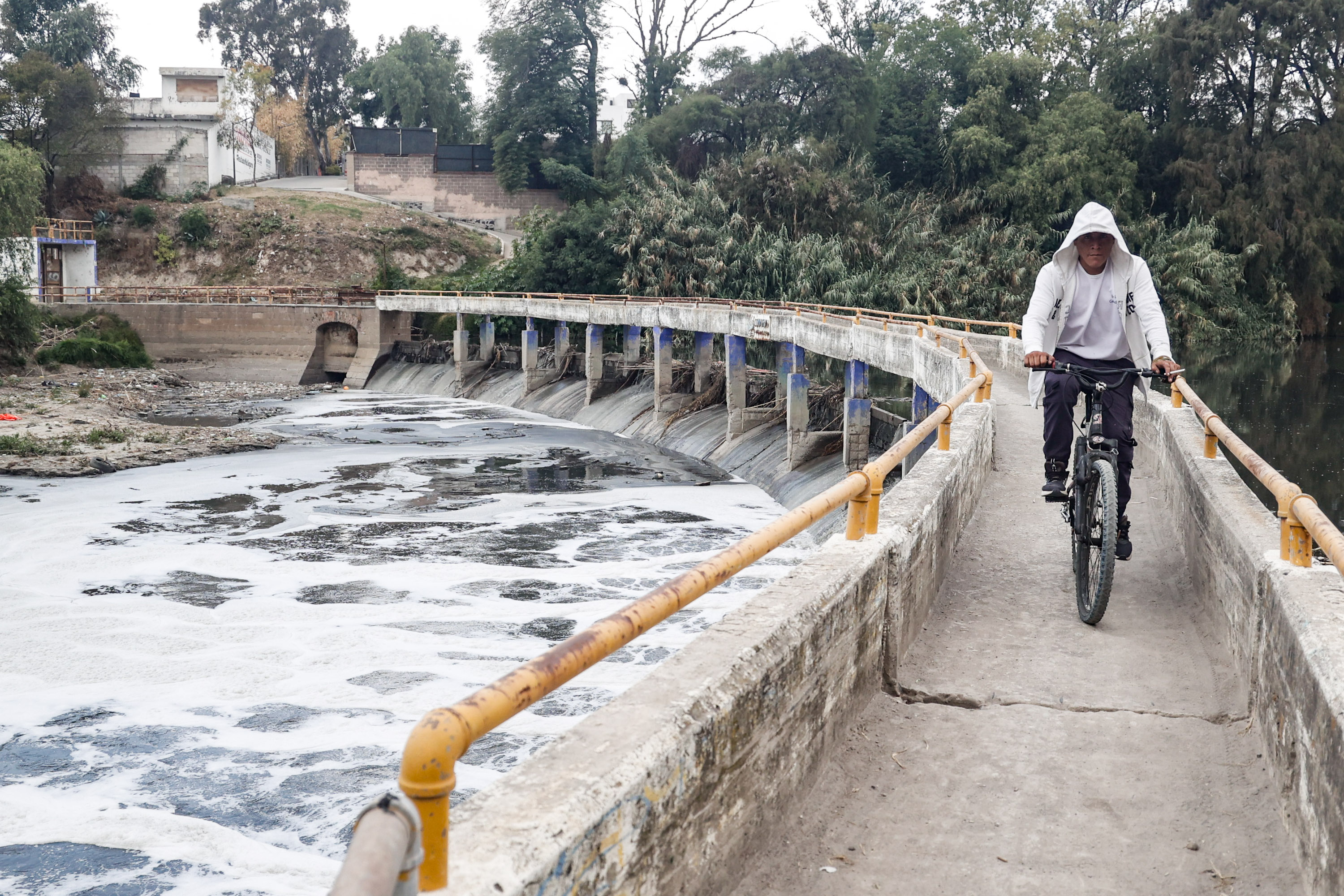 Rehabilitarán puente peatonal Paso de los Gallos en Puebla