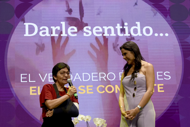 Paola Rojas imparte conferencia en la BUAP 