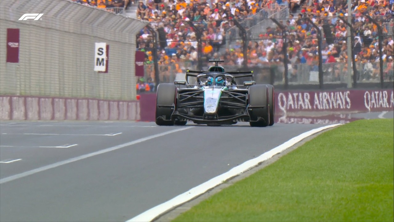 Sergio Checo Pérez arrancará muy retrasado en Australia Mercedes saldrá adelante en Australia; Sergio Pérez en el puesto 18.