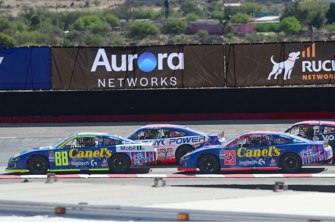 Canel’s se apodera del 1-2 en la General de la NASCAR México