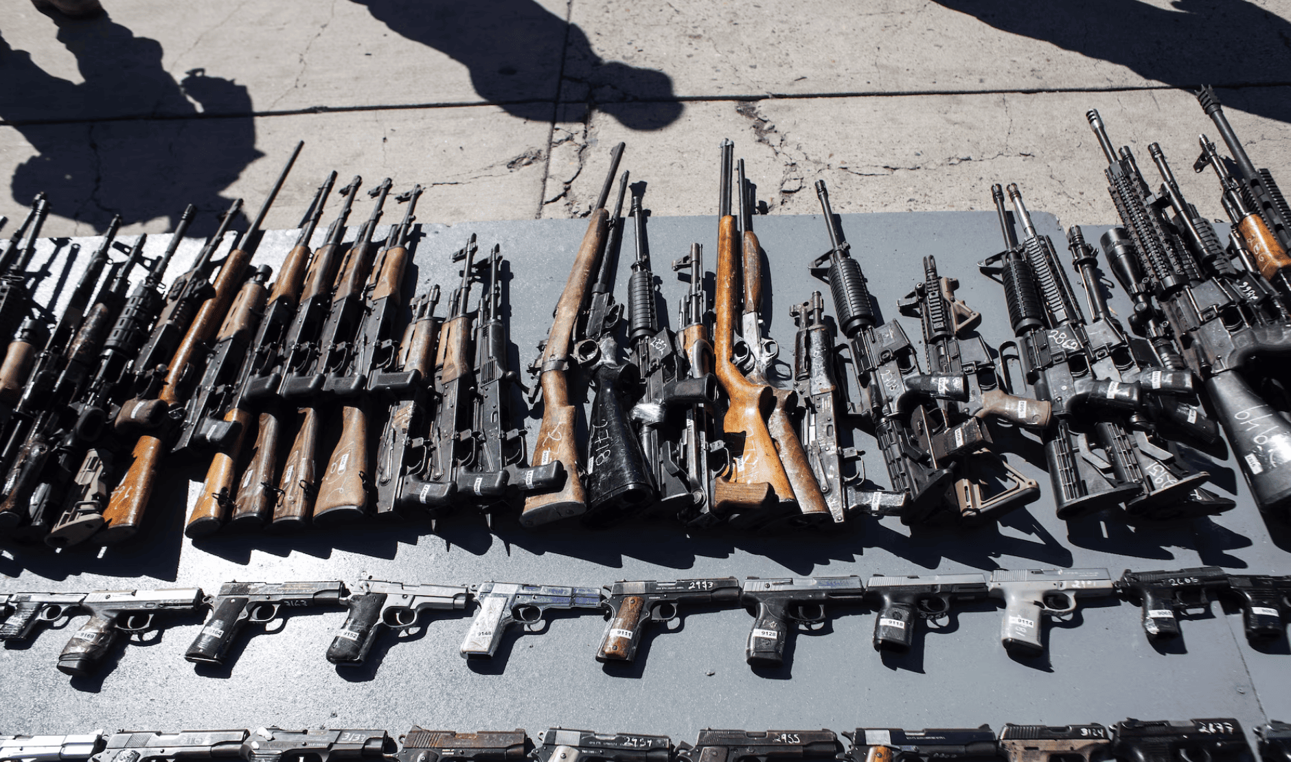 EU imputa cargos de terrorismo a vendedores de armas de Arizona por abastecer al CJNG y al Cártel de Sinaloa
