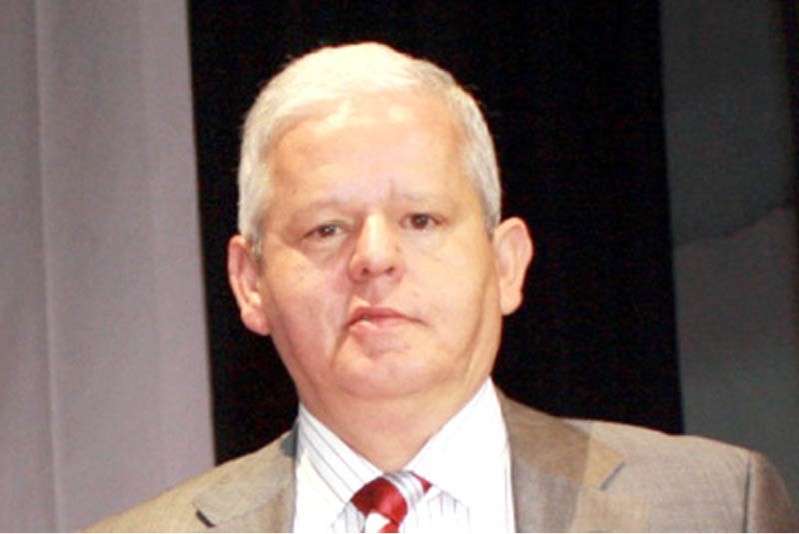 Políticos, familiares y amigos, dan último adiós a Carlos Enrique Peredo Grau