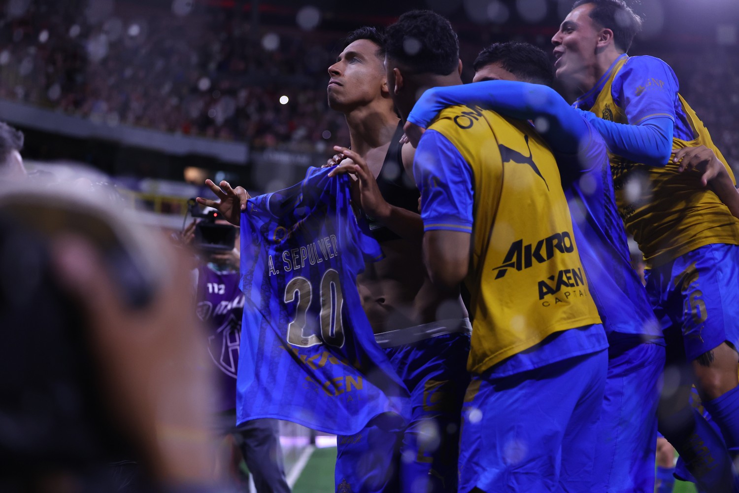 VIDEO Un Ángel le da el triunfo al Guadalajara en el Clásico Tapatío