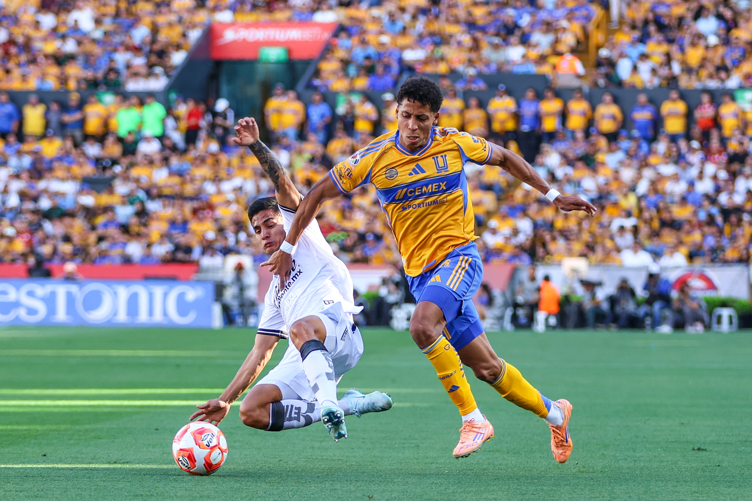 Querétaro saca un empate valioso en su visita a Tigres
