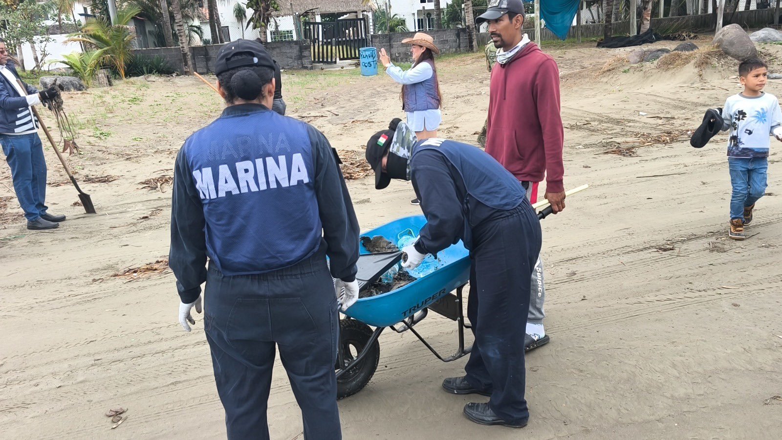 Gobierno de México refuerza acciones por presencia de hidrocarburos en el Golfo de México