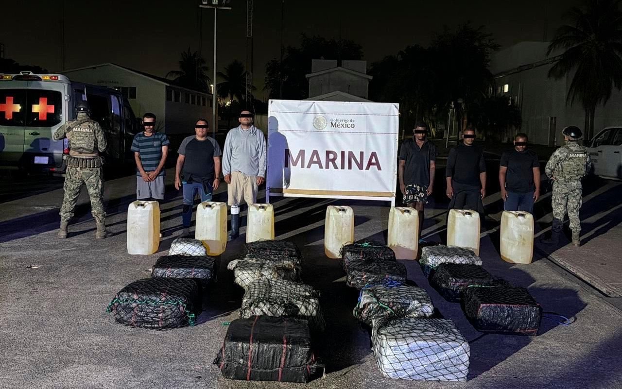 En operación marítima, Semar asegura embarcación con cocaína en Michoacán 