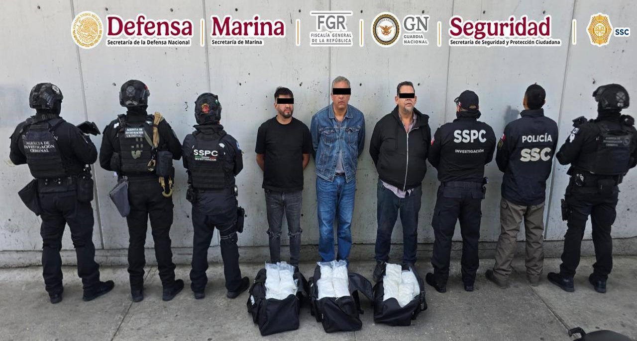 Detienen a tres personas y aseguran 50 kilos de metanfetamina en la Ciudad de México