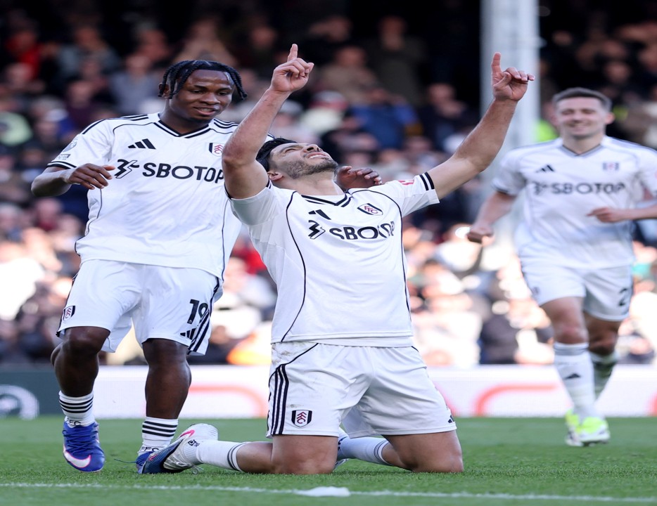 VIDEO Jiménez anota en la victoria del Fulham sobre el Burnley