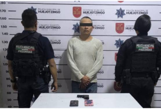Aseguran a dos hombres y recuperan dos motocicletas robadas en Huejotzingo