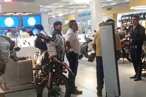 Adulto mayor pierde la vida al interior de Coppel en el centro de Tehuacán