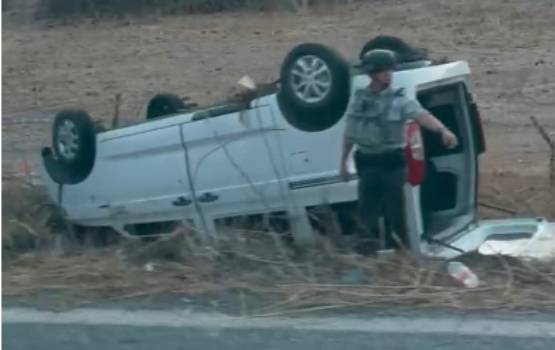 Vuelca camioneta en Jaulillas en Tehuitzingo