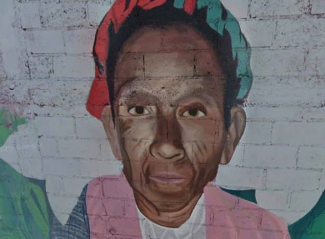 Entre colores y memoria: inmortalizan a Petra Romero, símbolo culinario y cultural de San Juan Ocotepec