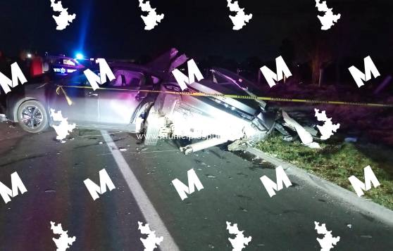 Tráiler embiste vehículo y mata a dos mujeres