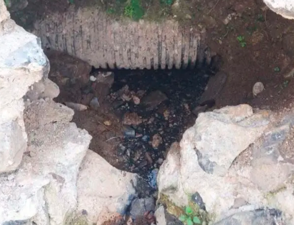 Denuncian fuga de aguas negras sin atender desde hace 5 meses en Xochitlán