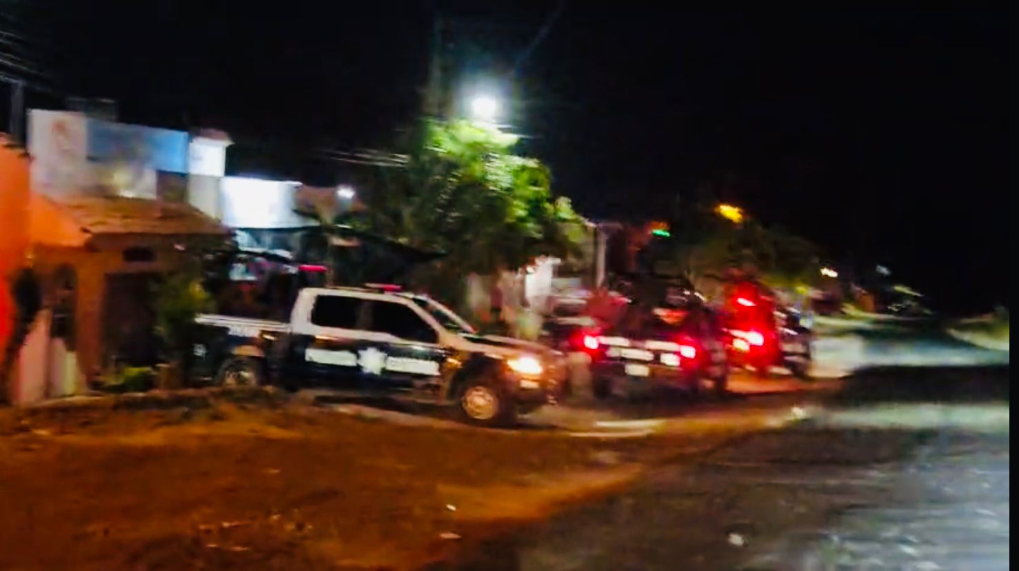 En Atlixco grupo de sujetos machetean a hombre y lo dejan tirado en la carretera