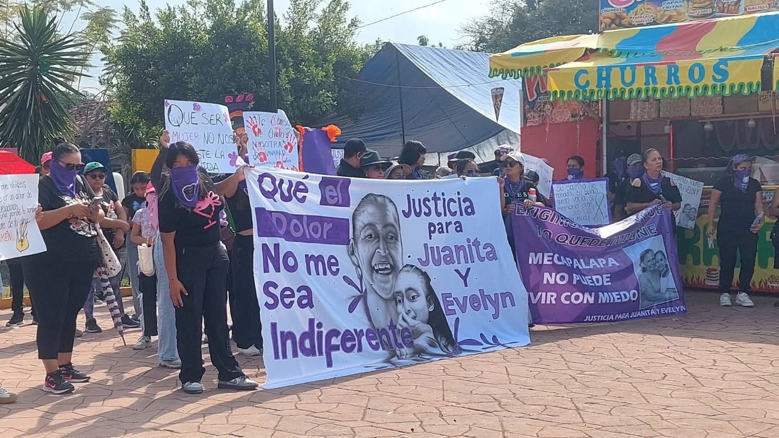 Se manifiestan en Pantepec tras asesinato de dos mujeres el 19 de febrero 