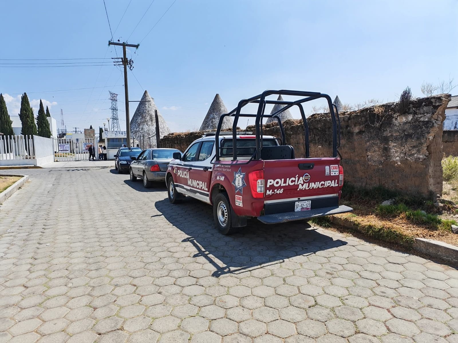 Policías de Cuyoaco rescatan a menor de edad abandonada en camino de terracería 