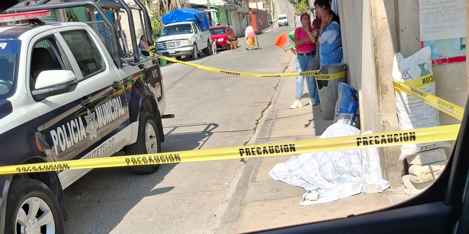 Infarto fulminante le quitaron la vida a un hombre en calles de Xiutetelco
