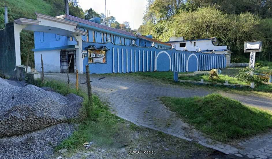Muere mujer dentro de un auto hotel en Teziutlán 