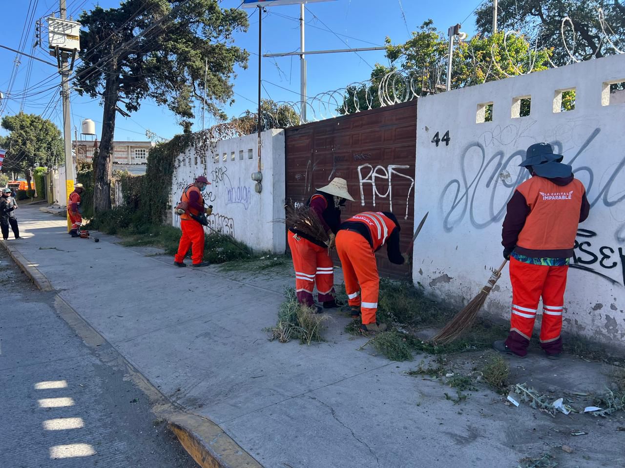 Refuerza gobierno de Chedraui limpieza integral en accesos principales de la ciudad