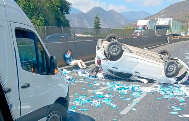 Doble accidente en la Puebla-Orizaba mantiene cerrada la circulación 
