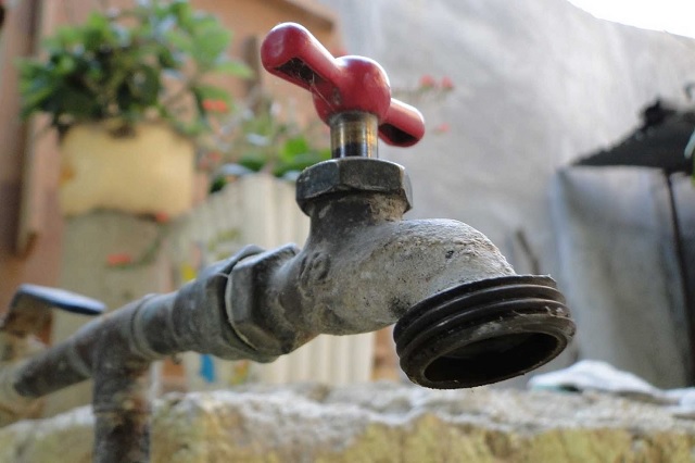 Distribuirán 100 pipas de agua en Puebla capital para resarcir falta de Concesiones Integrales