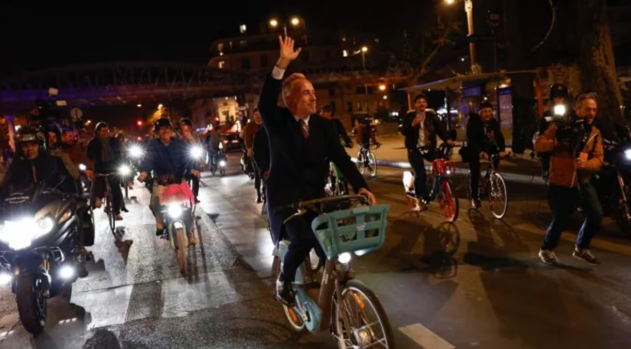 París bien vale una bicicleta: la izquierda que se atreve
