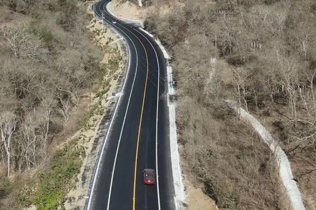 Modernizan carretera Salina Cruz-Zihuatanejo para mejorar movilidad sur