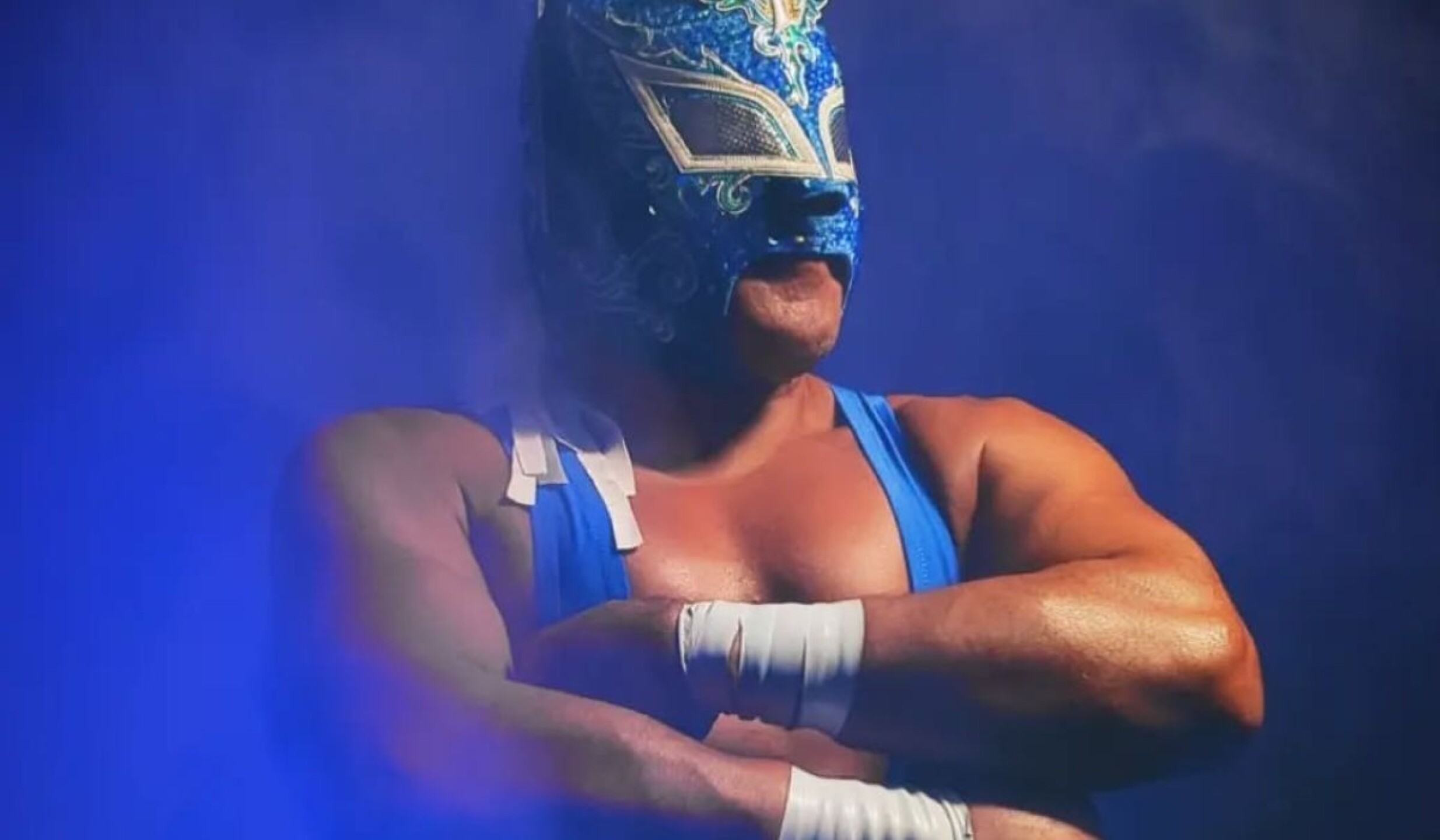 Suspenden de la SSC Puebla a luchador y policía “Pegasso” tras denuncias por violencia familiar