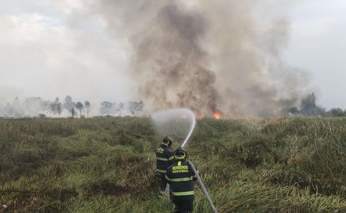 Cerca de ocho hectáreas afectadas deja incendio en Xochimilco
