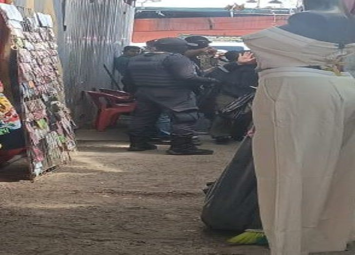 Falsos Ministeriales de la FGR realizan Operativo en el Mercado Morelos