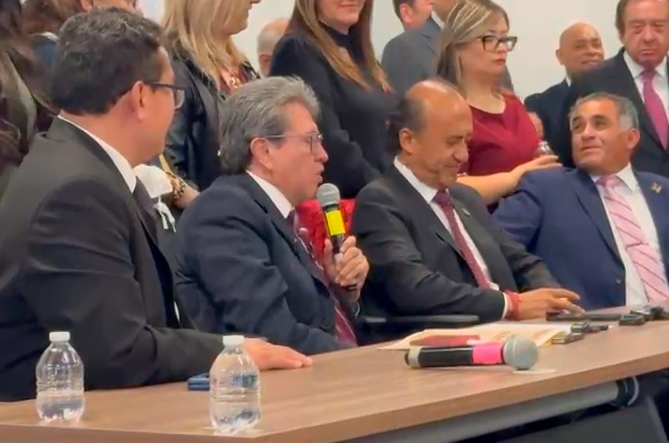 Monreal da espaldarazo a Armenta para realizar el proyecto del Cablebús