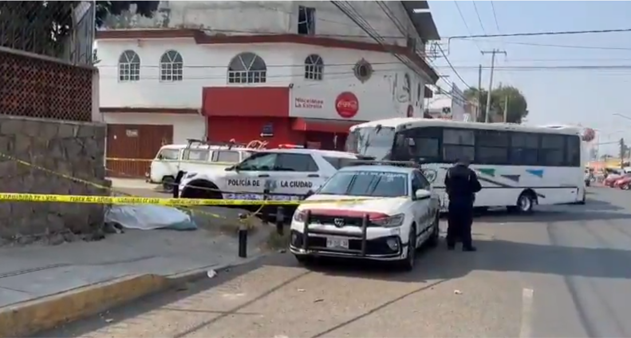 VIDEO Encuentran a persona en situación de calle sin vida por el mercado Hidalgo