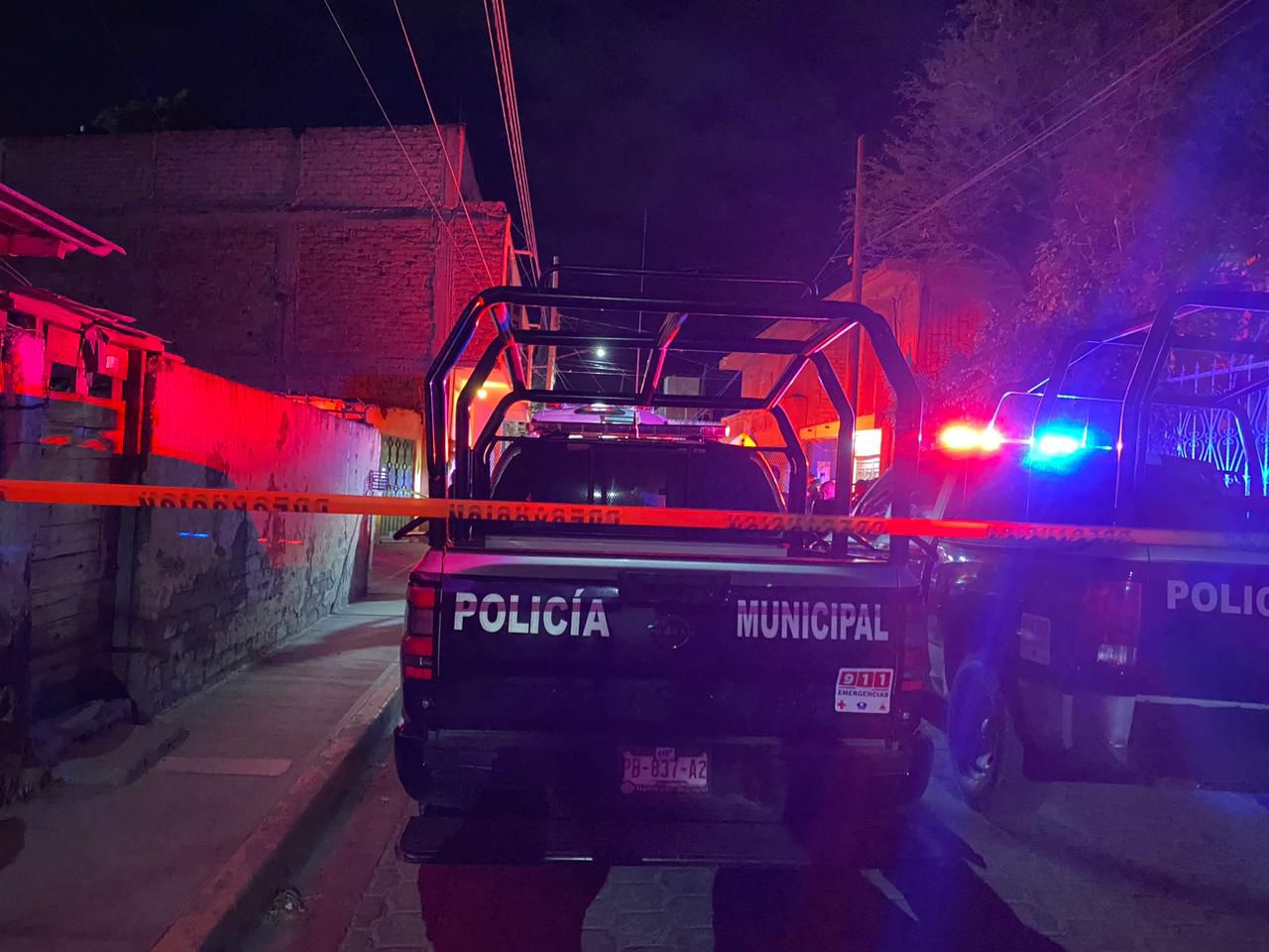 Lo ultiman a balazos en su vehículo en la colonia Aeropuerto de Tehuacán