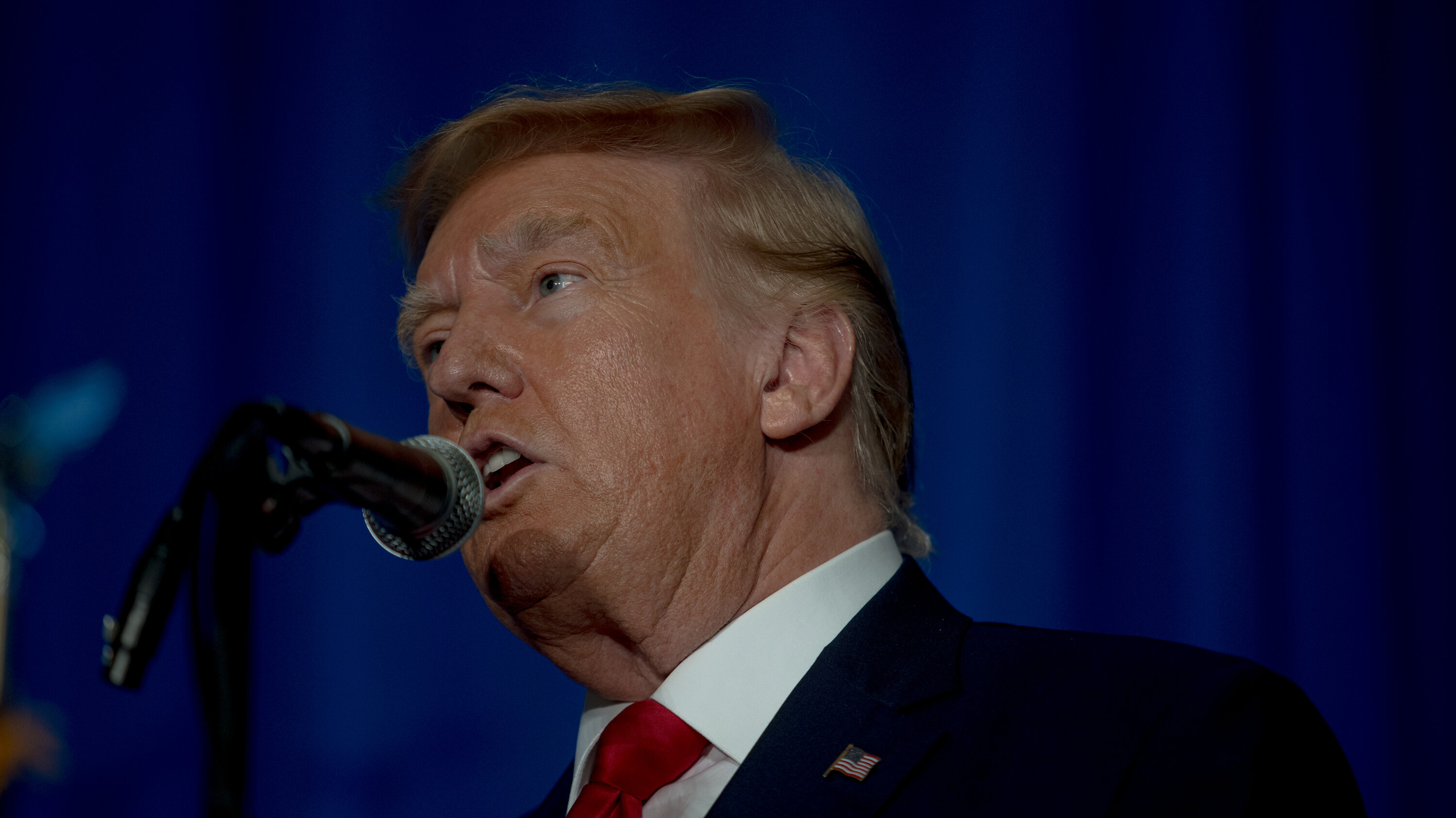 En medio de la tensión por la guerra en Irán, Trump llama débil al Papa León 