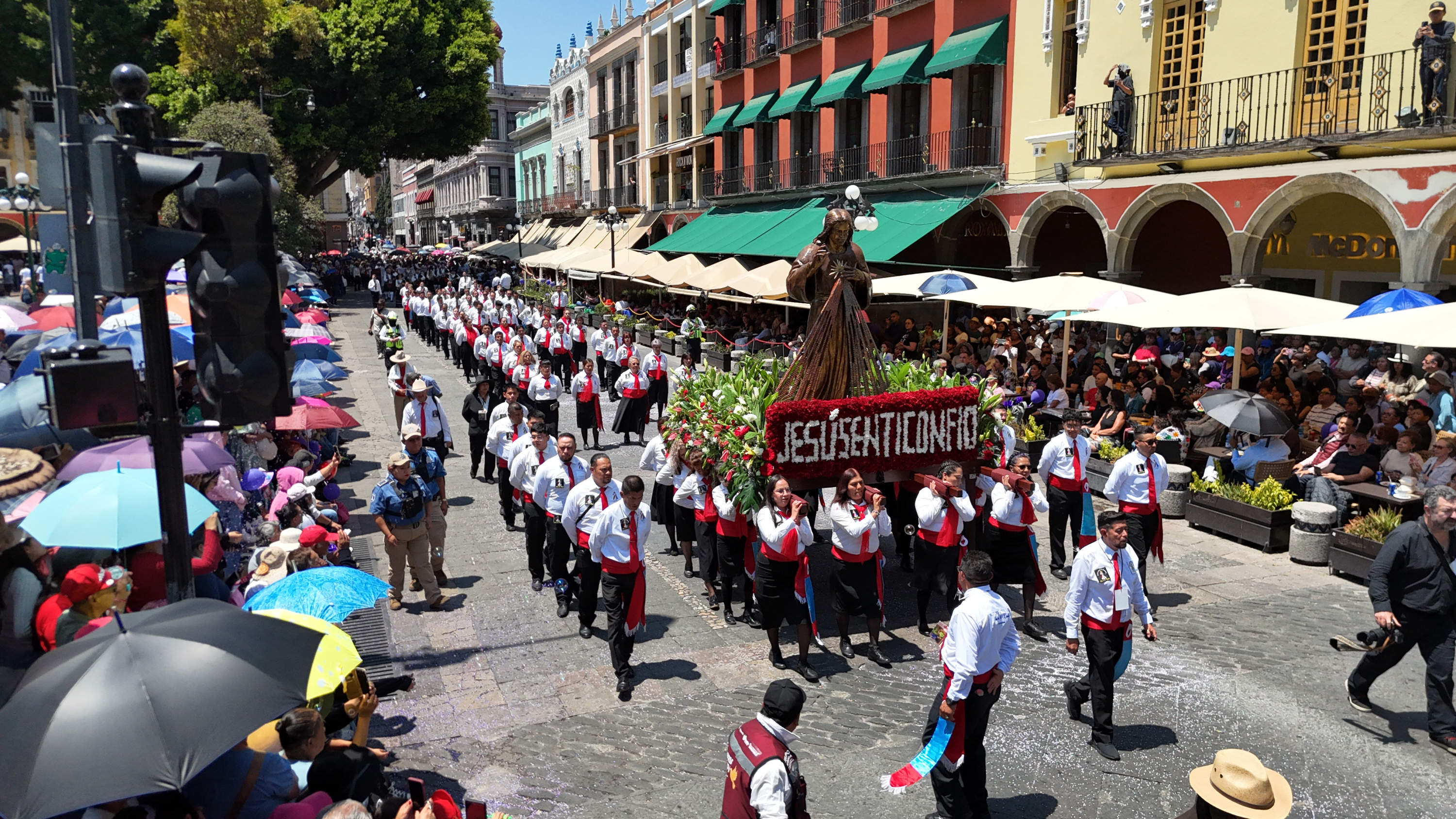 Puebla vive con fe multitudinaria la Procesión de Viernes Santo 2026