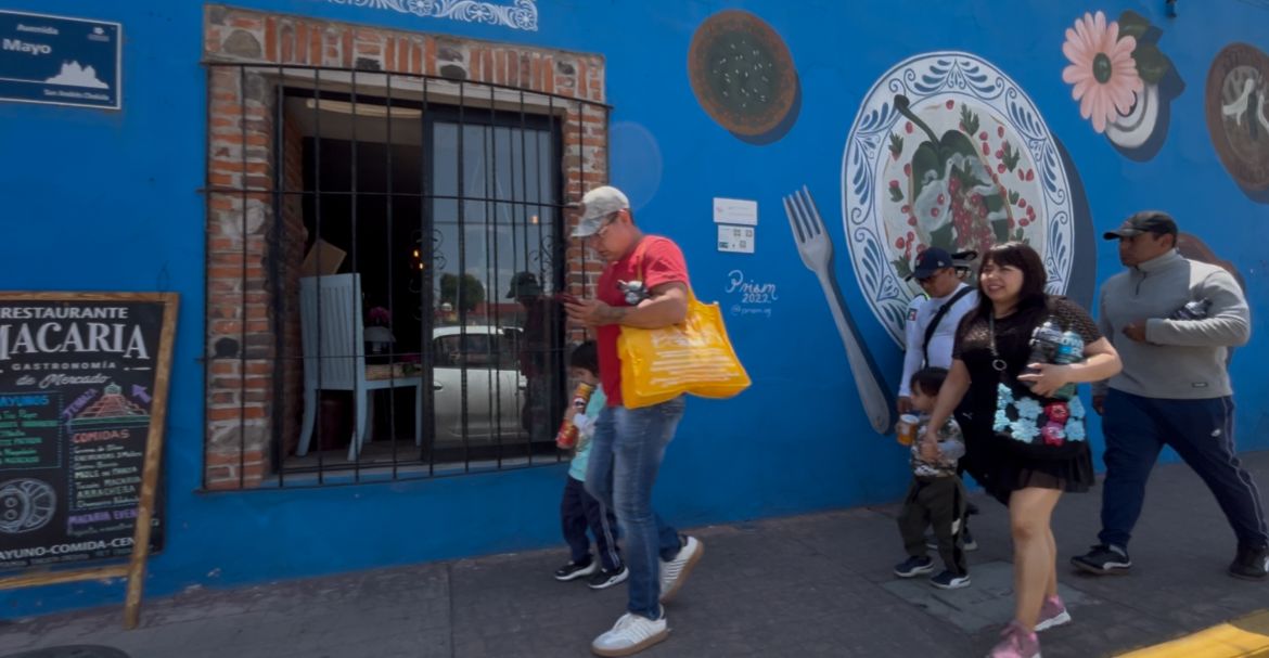 VIDEO Bañistas disfrutan de balnearios en San Andrés Cholula