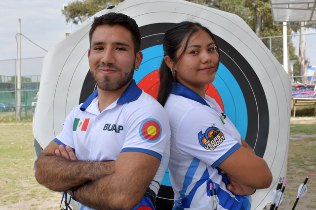 Destacan estudiantes BUAP en competencia internacional de tiro con arco en Las Vegas