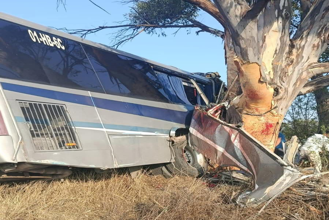 Trágico accidente carretero en Querétaro, hay nueve personas muertas