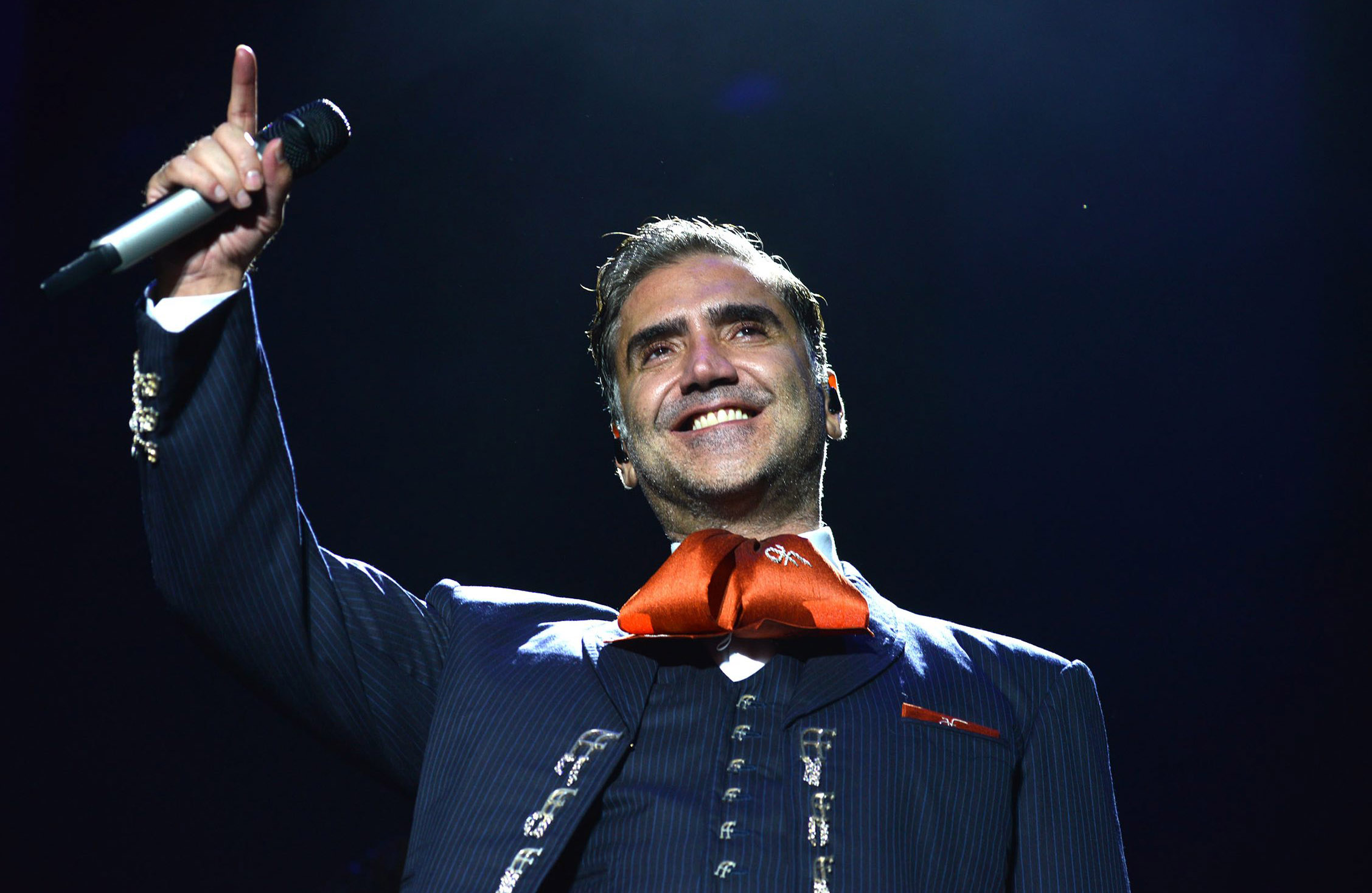 Esta noche el Palenque de la Feria se viste de gala para recibir al potrillo, Alejandro Fernández
