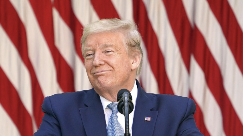 Imagen de Trump aparecerá en edición limitada de pasaportes por 250 años de Estados Unidos