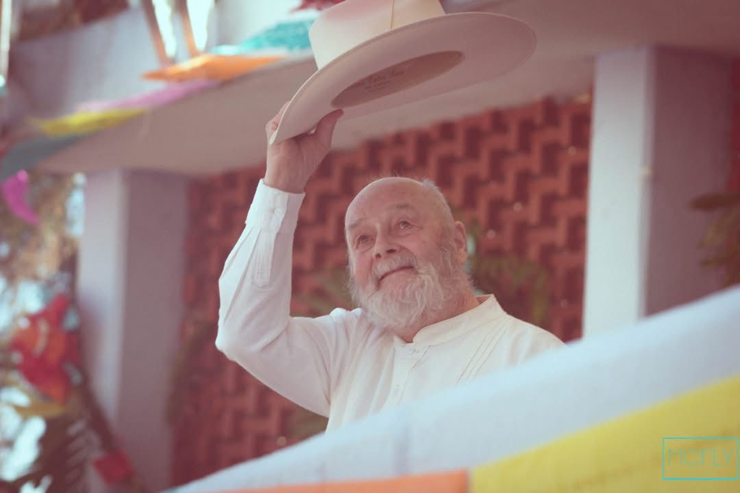 Cayuqui Stage Noel es investido con Doctorado Honoris Causa