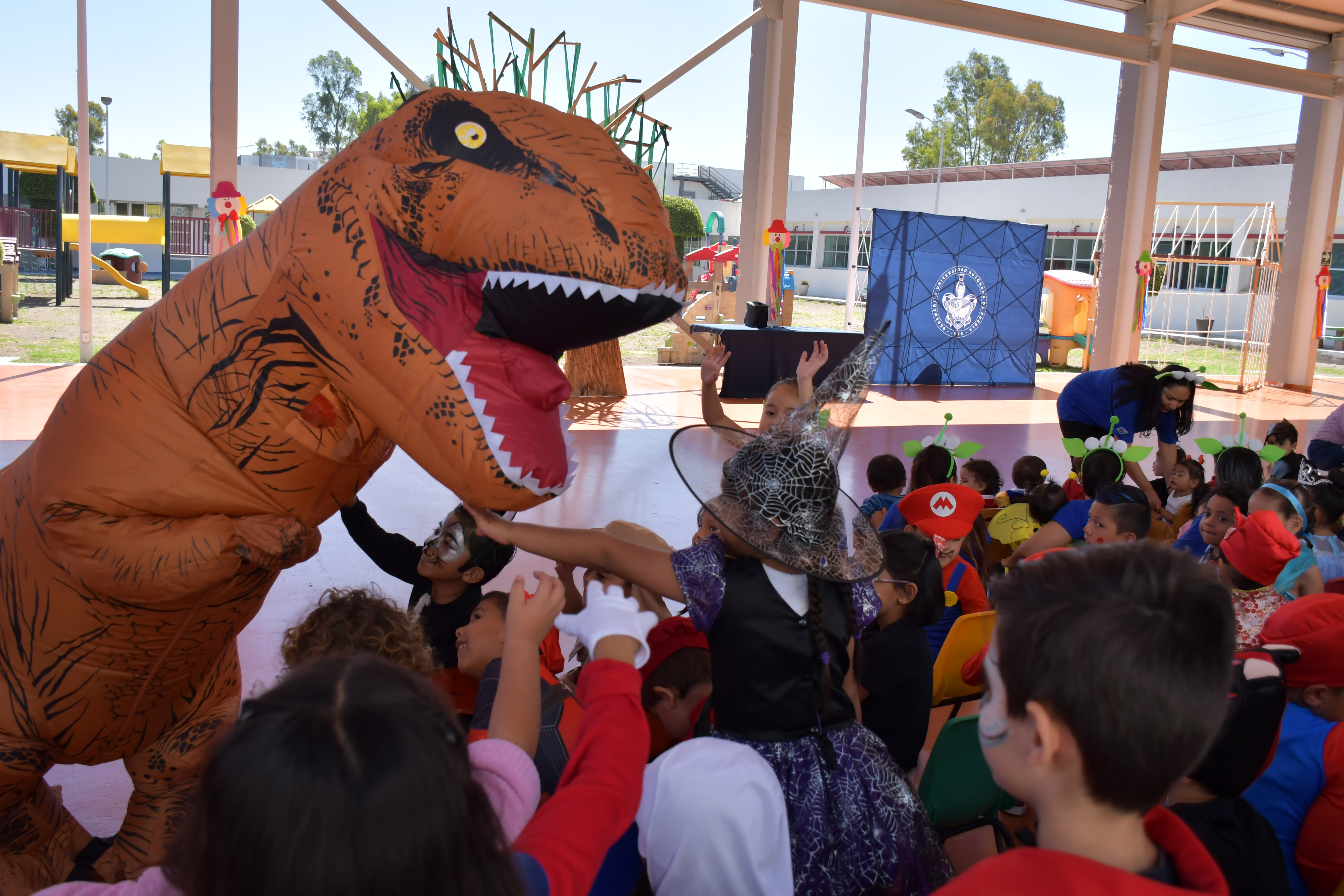 VIDEO La BUAP celebra a los niños con feria y actividades educativas 