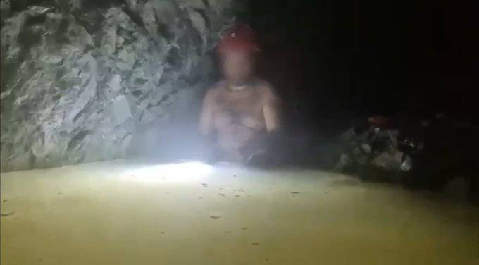 Dan de alta a minero rescatado tras 13 días bajo tierra