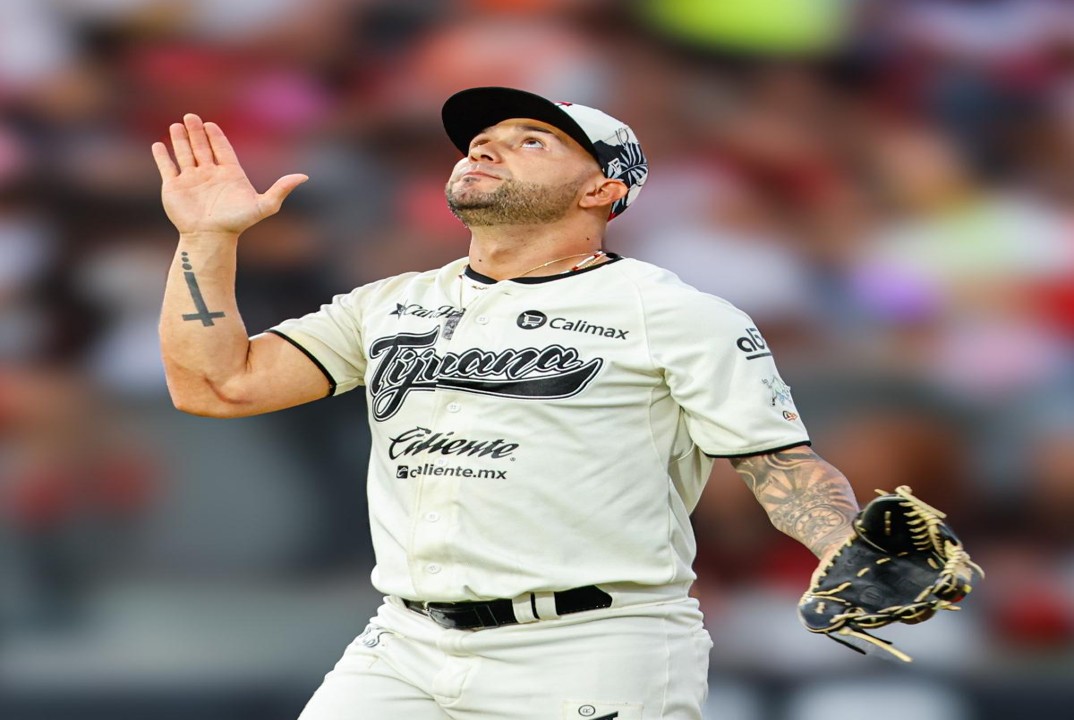 El pitcher venezolano, Silvino Bracho, se viste de verde