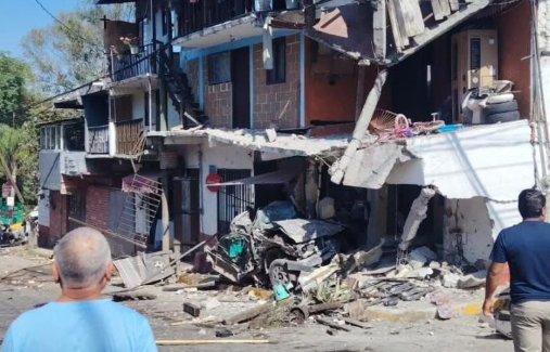 Autobús sin frenos provoca choque y deja siete heridos en Valle de Bravo