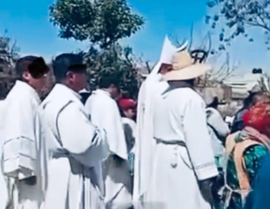 Difunden imágenes de los falsos sacerdotes en San Pedro Benito Juárez, Atlixco